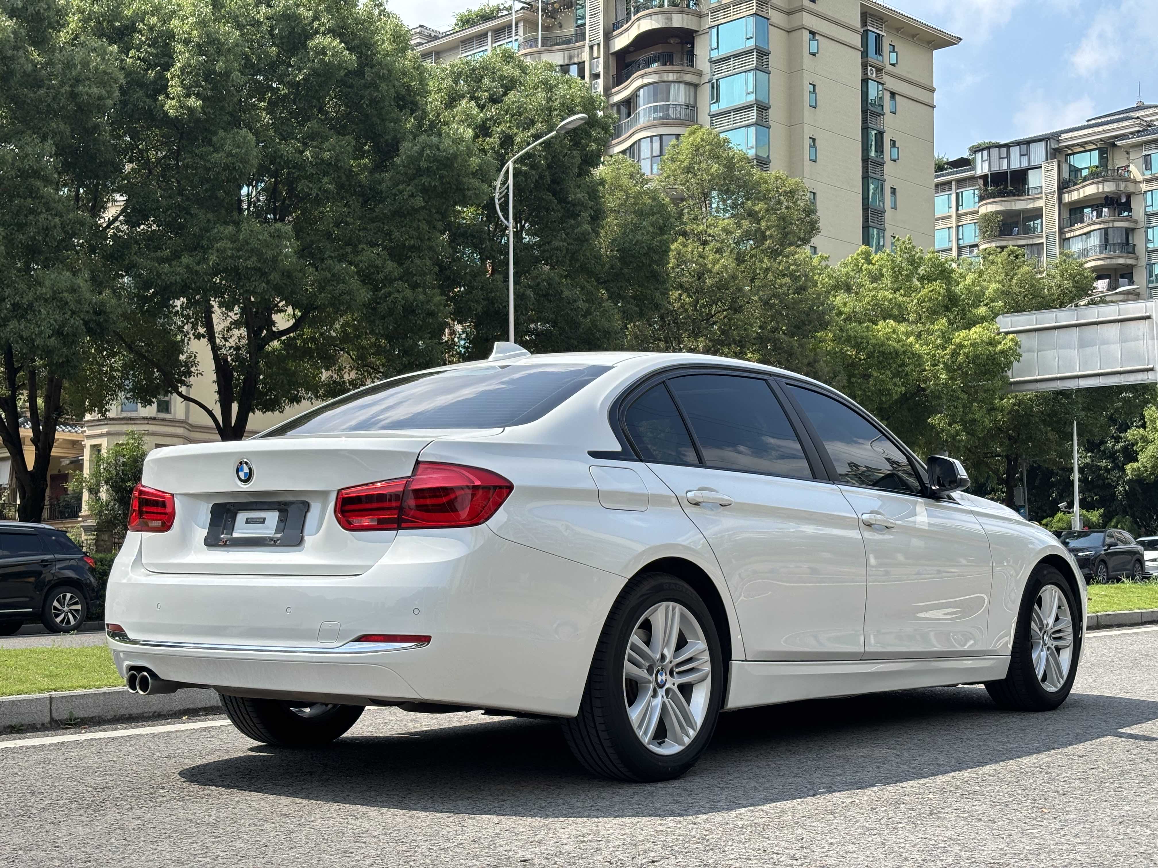 BMW 3 Series 2017 car image #8