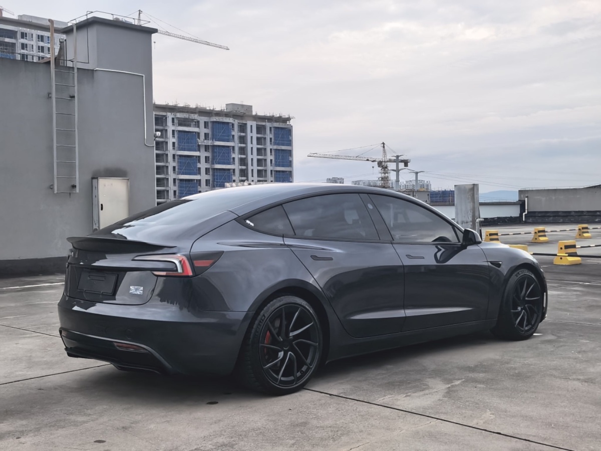 Tesla Model 3 2024 car image #3