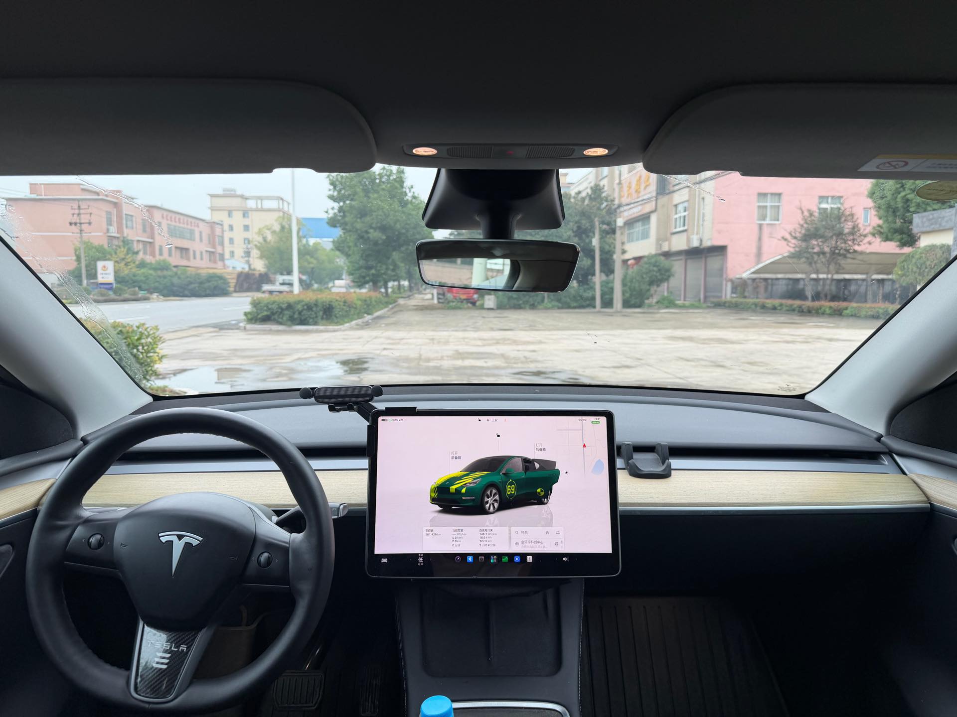 Tesla Model Y 2023 car image #8
