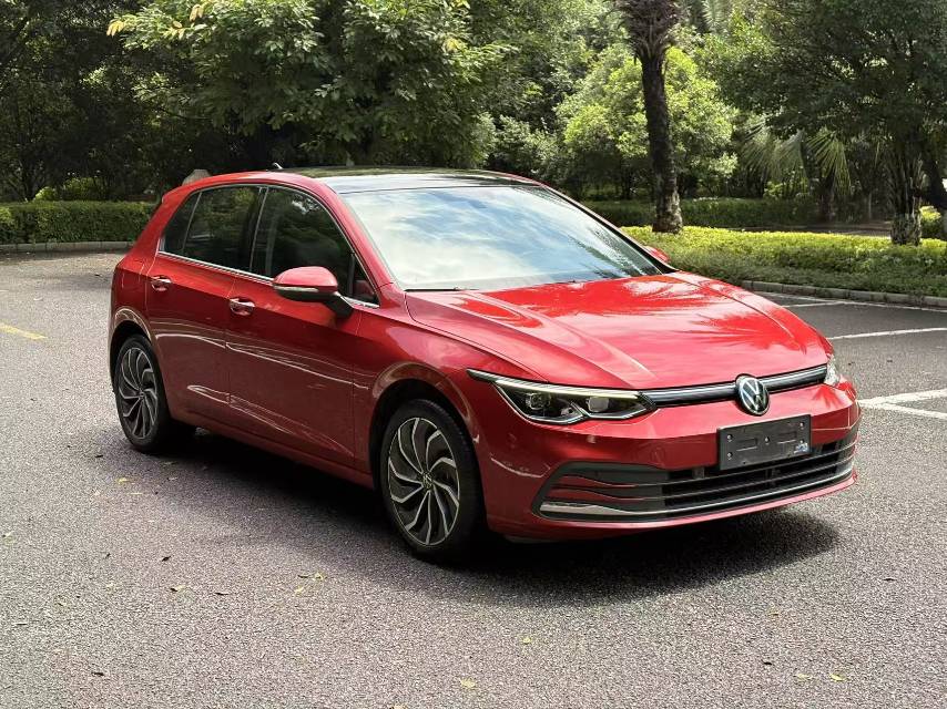 Volkswagen Golf 2022 car image #3