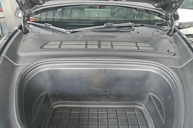 Tesla Model Y 2022 car image #20
