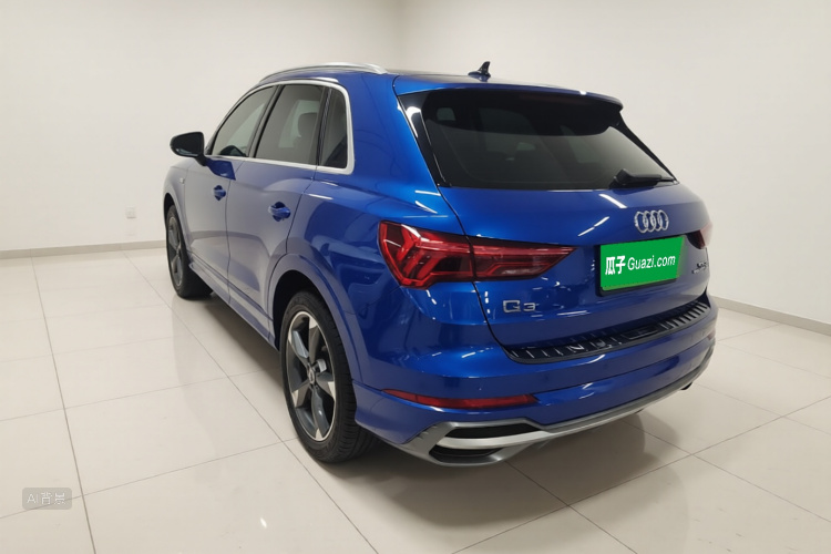 Audi Q3 2020 car image #5