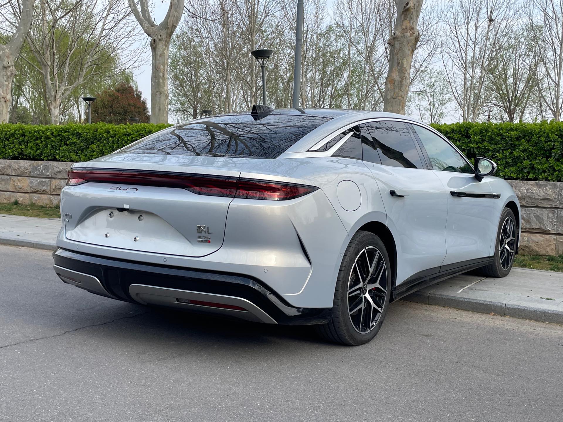 BYD HanL 2025 صورة سيارة #9