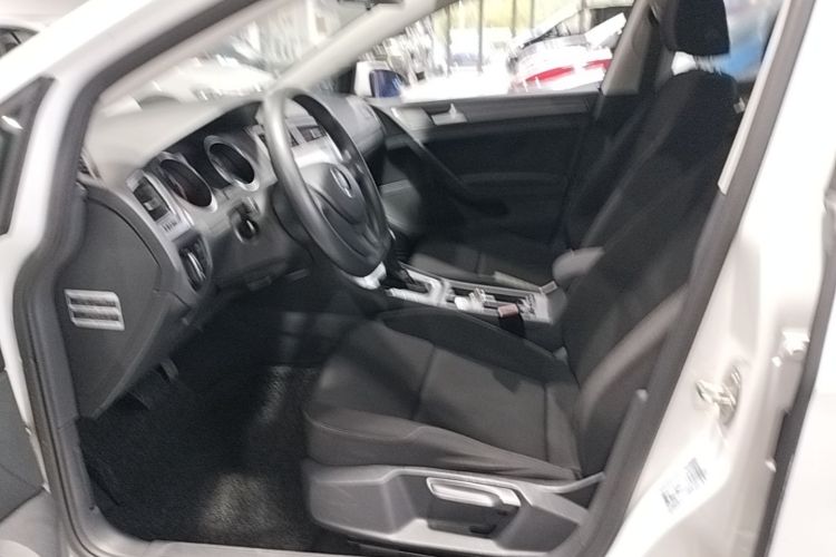 Volkswagen Golf 2015 car image #15