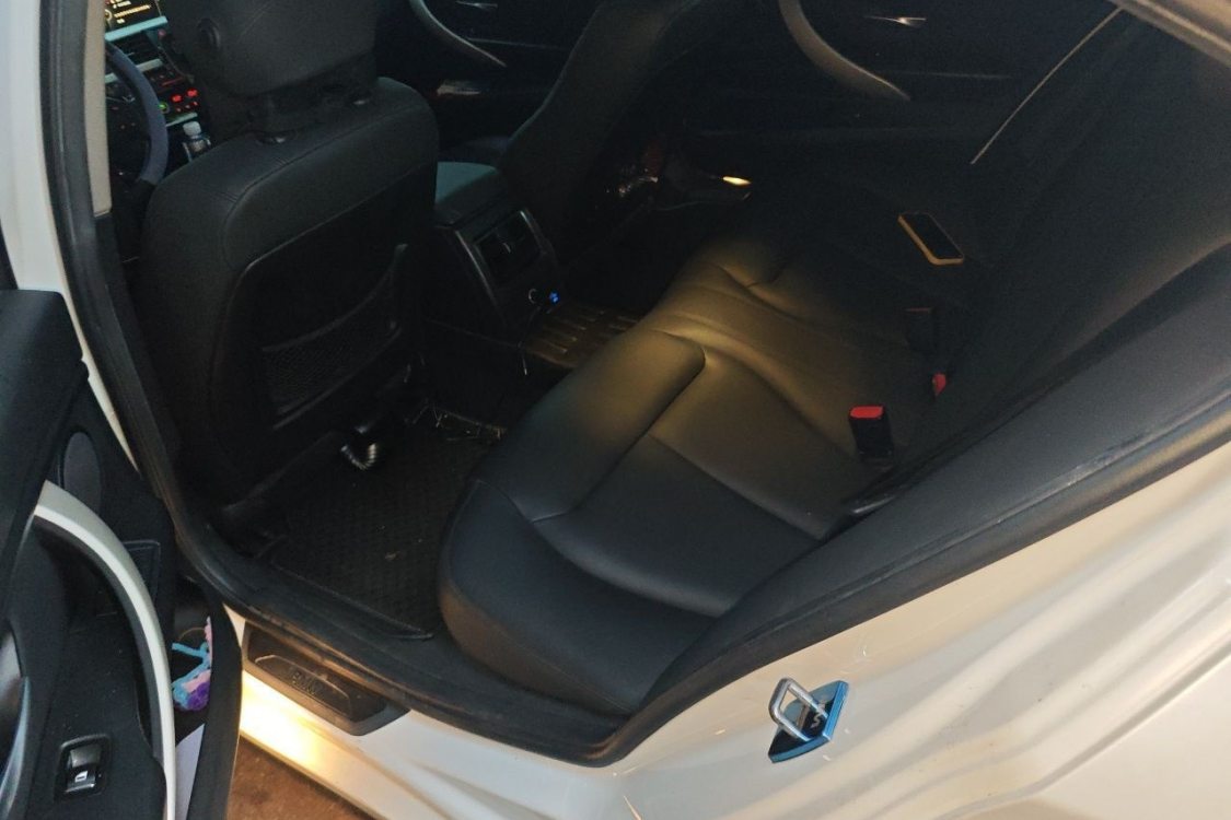 BMW 3 Series 2015 car image #21
