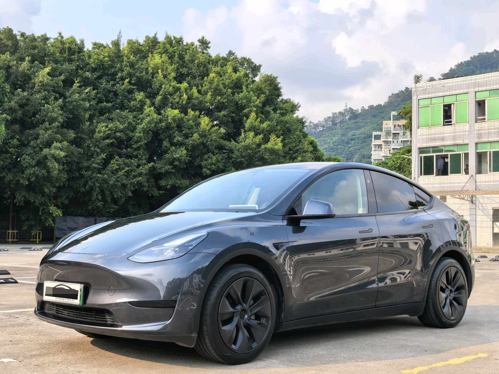 Tesla Model Y 2024 Tesla Model Y 2024 car image