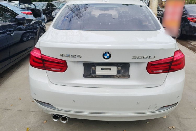 BMW 3 Series 2018 #6 BMW 3 Series 2018 car image #6