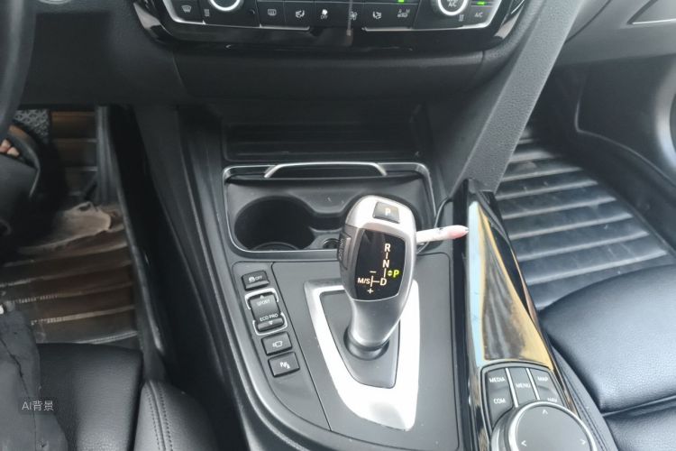 BMW 3 Series GT 2019 صورة سيارة #16