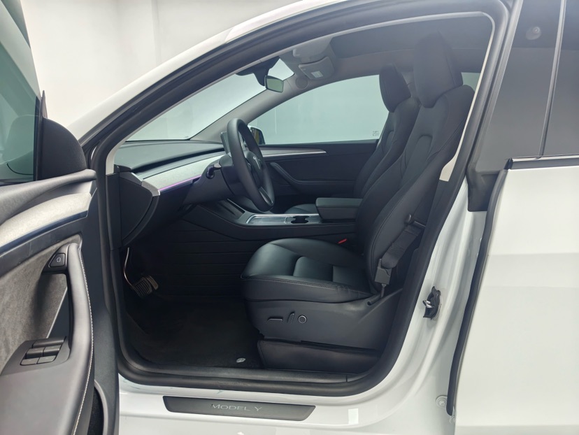 Tesla Model Y 2024 #7 Tesla Model Y 2024 car image #7