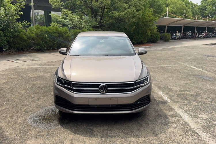 Volkswagen Bora 2022 car image #3