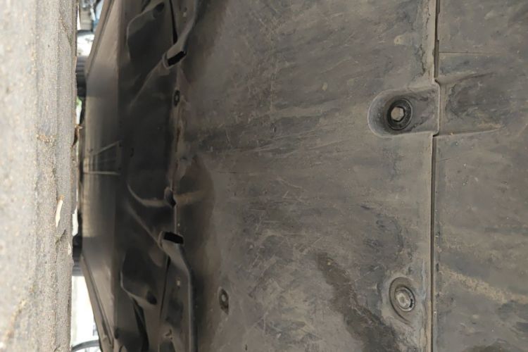 Tesla Model Y 2023 car image #26