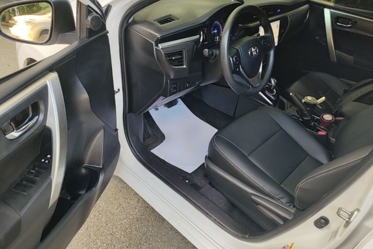 Toyota Corolla 2017 #16 Toyota Corolla 2017 car image #16