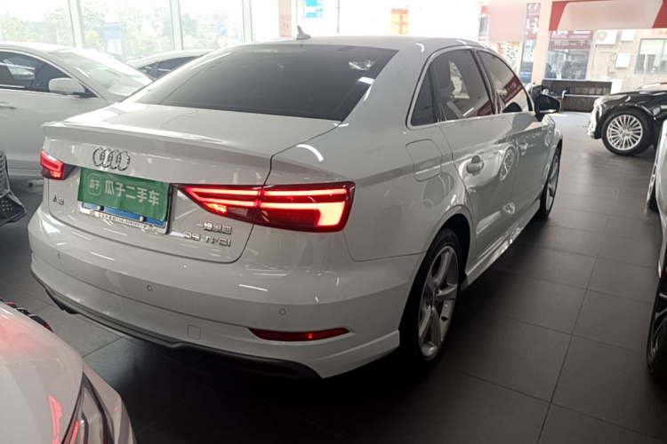 Audi A3 2018 car image #7