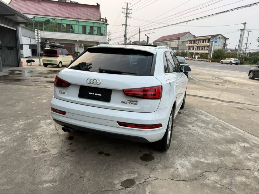 Audi Q3 2016 изображение автомобиля #7