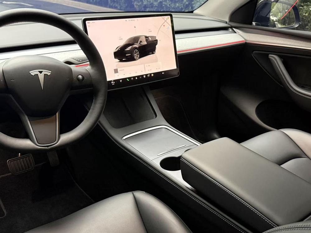 Tesla Model Y 2023 #15 Tesla Model Y 2023 car image #15