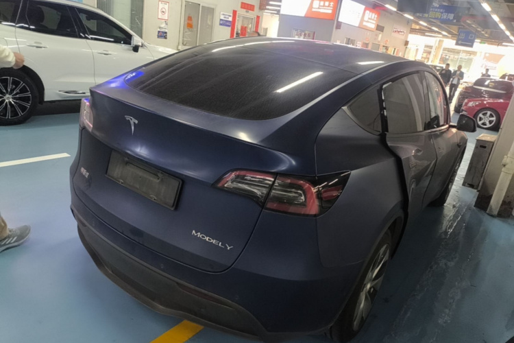 Tesla Model Y 2021 #5 Tesla Model Y 2021 car image #5