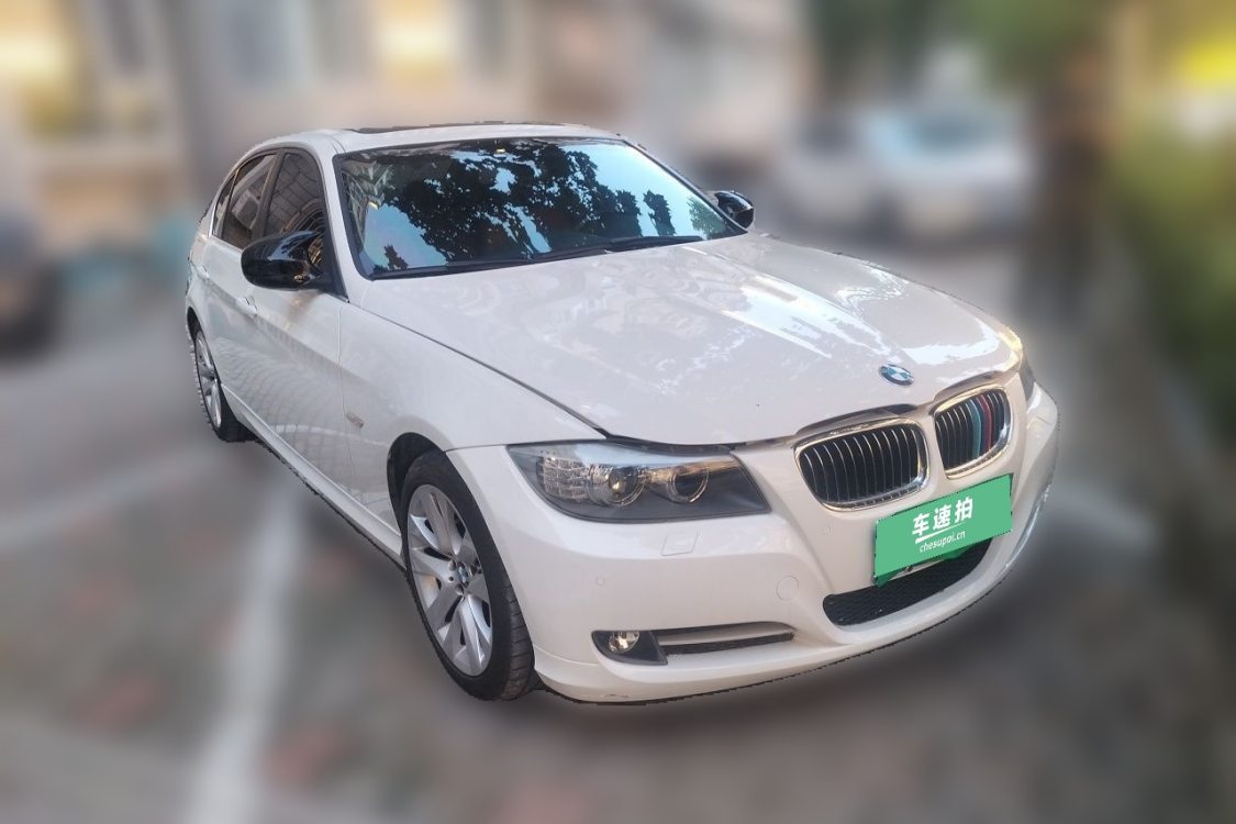 BMW 3 Series 2011 car image #2