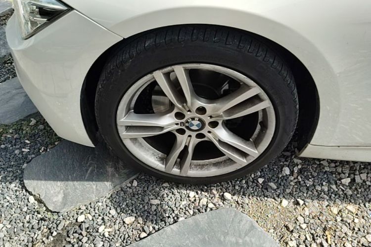 BMW 3 Series 2017 #9 BMW 3 Series 2017 car image #9