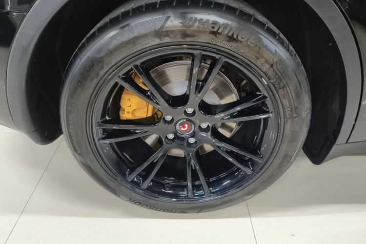Tesla Model Y 2022 car image #10