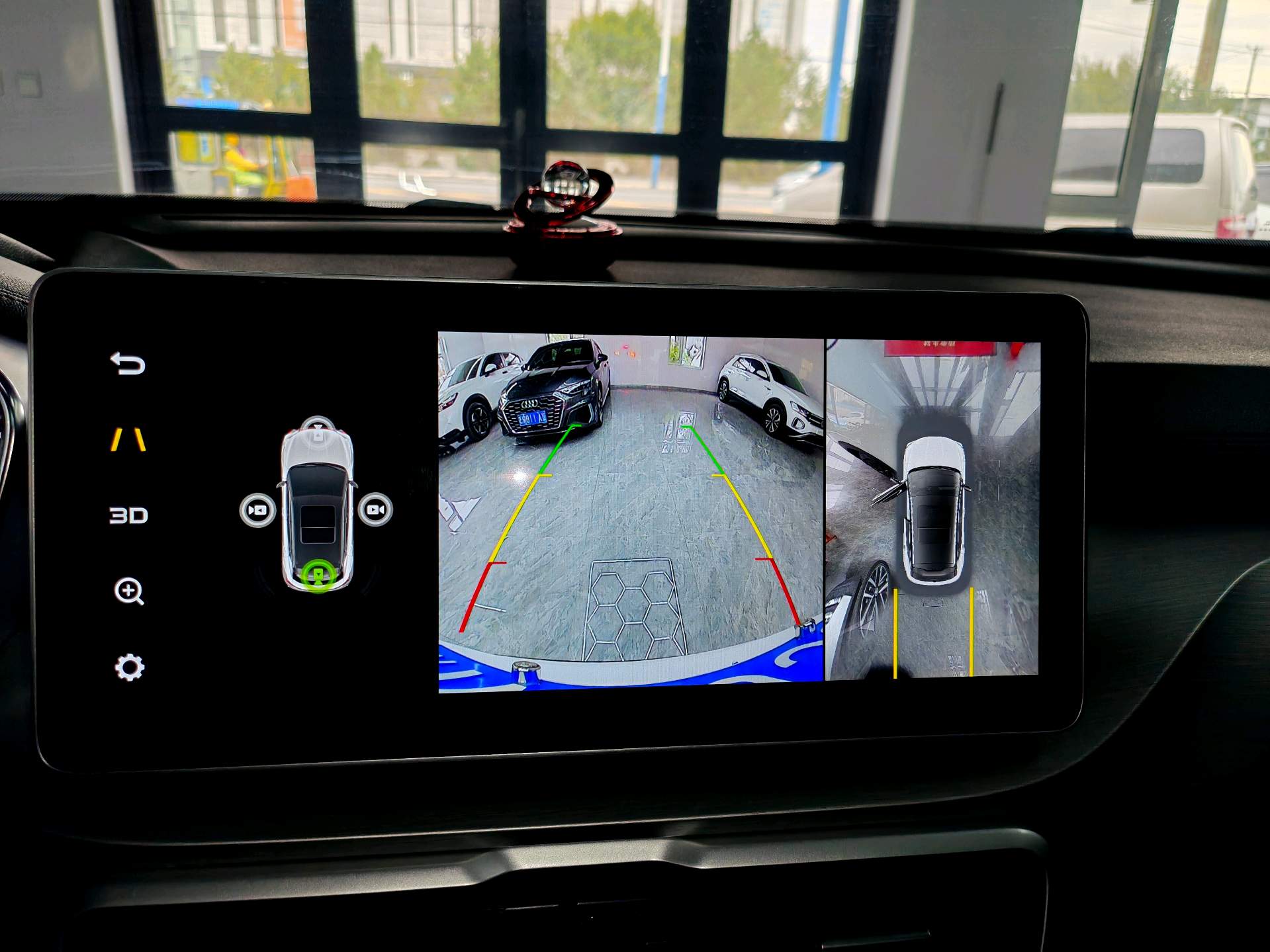 GEELY Coolray 2022 #20 GEELY Coolray 2022 car image #20