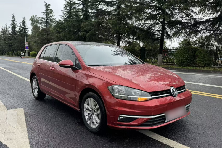 Volkswagen Golf 2018 car image #4