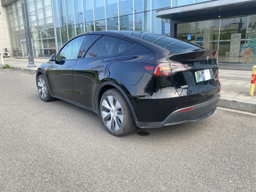 Tesla Model Y 2021 #4 Tesla Model Y 2021 car image #4