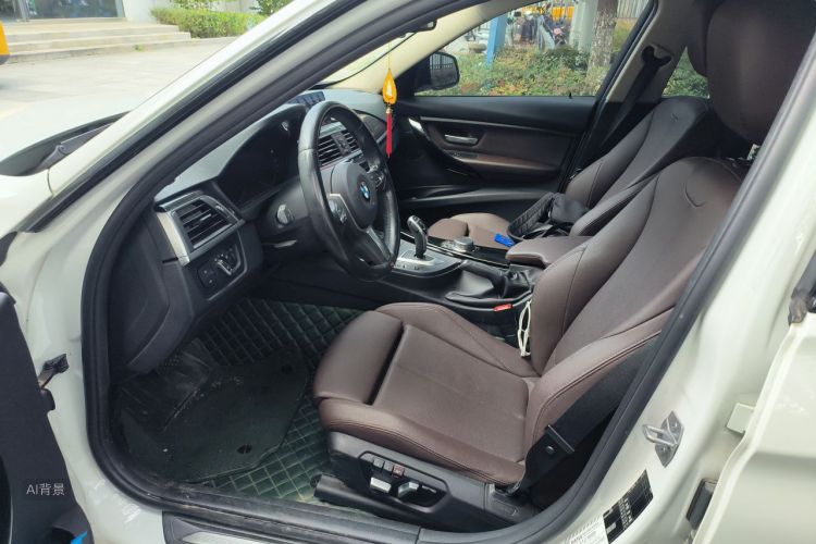 BMW 3 Series 2019 car image #17