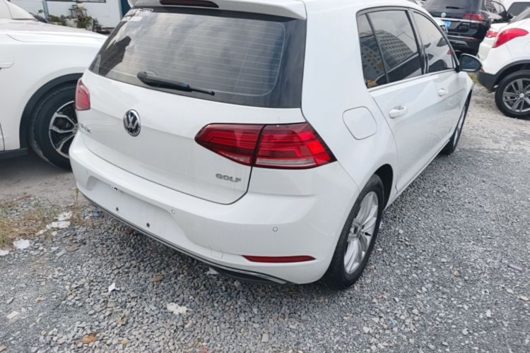 Volkswagen Golf 2018 car image #7