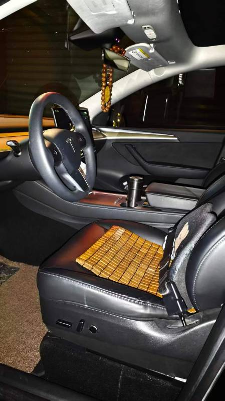 Tesla Model Y 2023 #2 Tesla Model Y 2023 car image #2