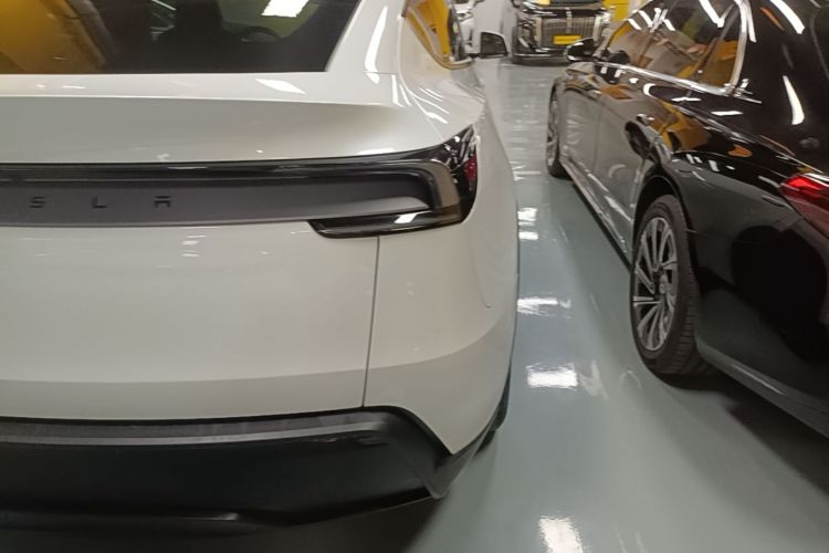 Tesla Model Y 2025 car image #8