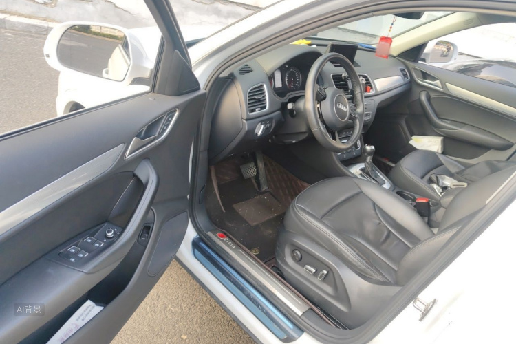 Audi Q3 2017 car image #18