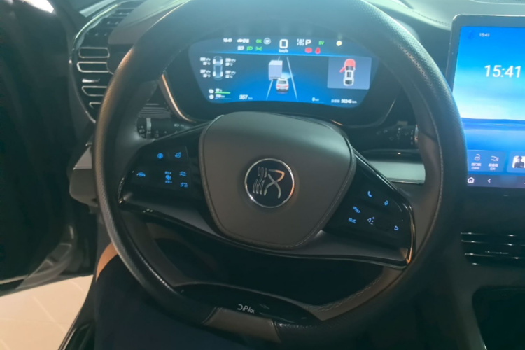 BYD Han 2024 car image #11