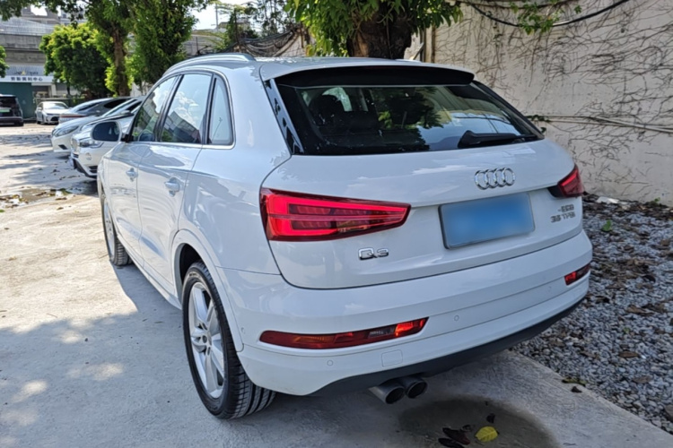 Audi Q3 2017 car image #5