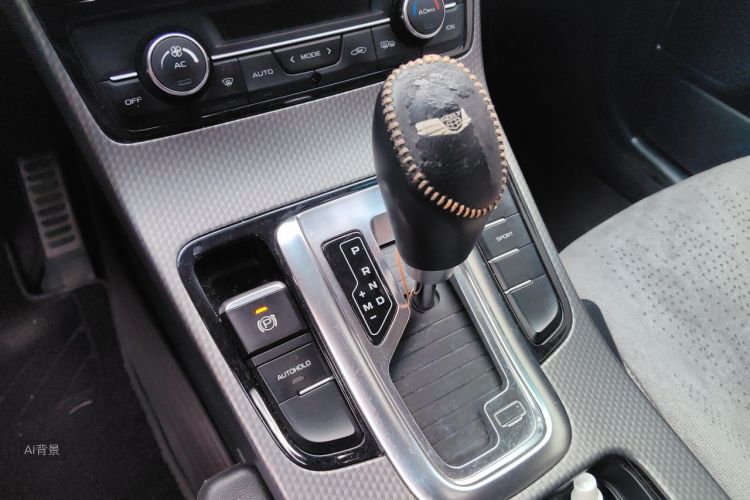 GEELY Emgrand GS 2016 car image #16