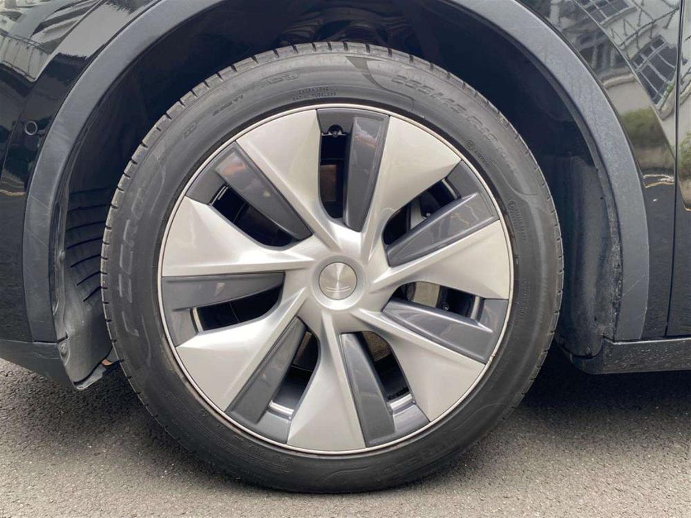 Tesla Model Y 2022 #8 Tesla Model Y 2022 car image #8