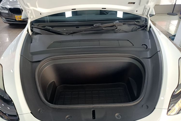 Tesla Model Y 2022 #20 Tesla Model Y 2022 car image #20