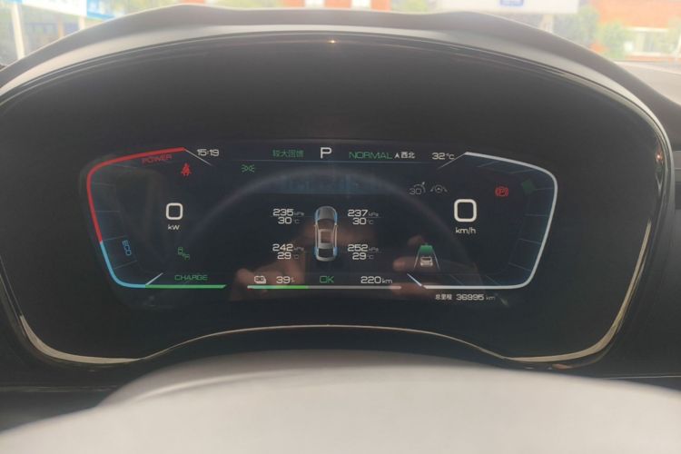 BYD Han 2023 car image #12