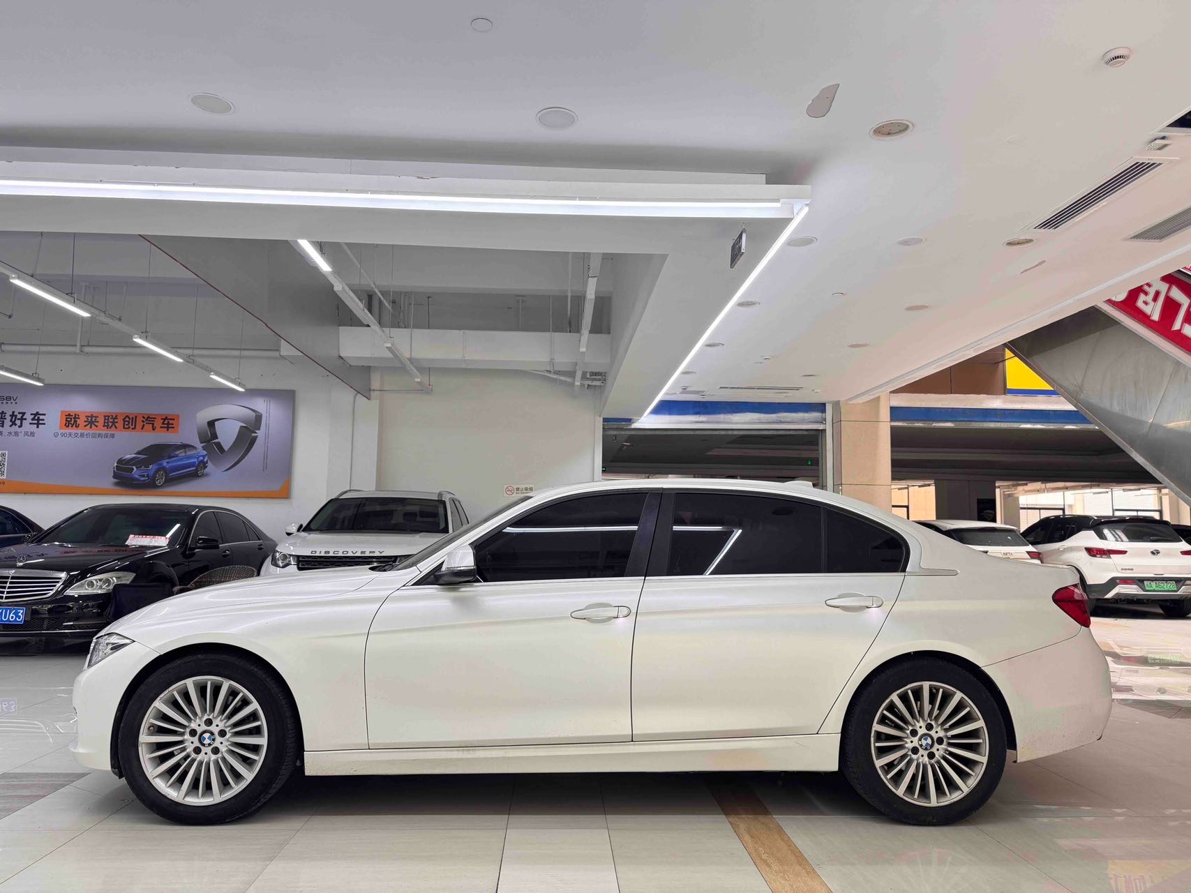 BMW 3 Series 2018 #4 BMW 3 Series 2018 car image #4