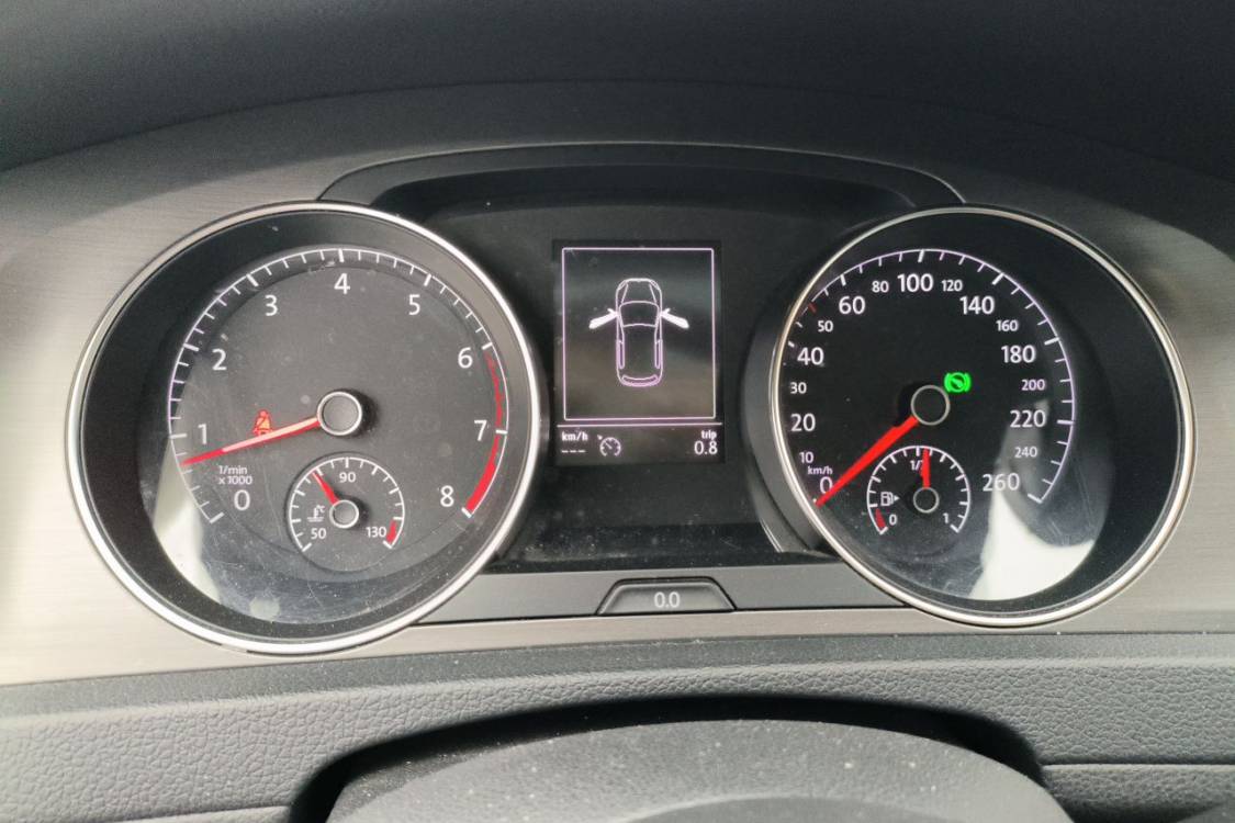 Volkswagen Golf 2015 car image #24