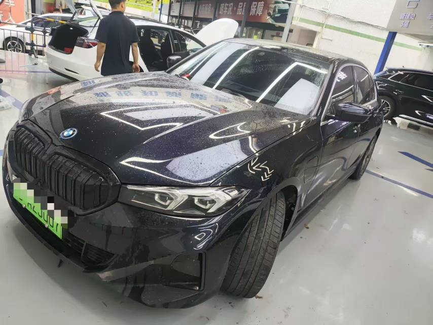 BMW i3 2024 car image 