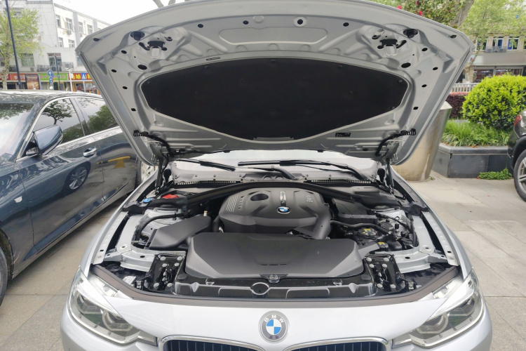 BMW 3 Series 2018 #20 BMW 3 Series 2018 car image #20