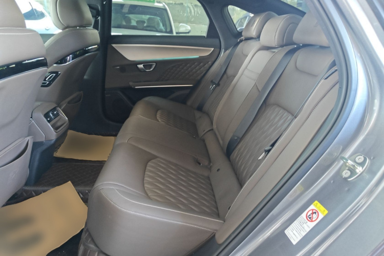 BYD Han 2023 car image #17