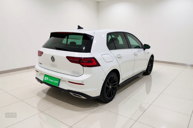 Volkswagen Golf 2022 car image #7