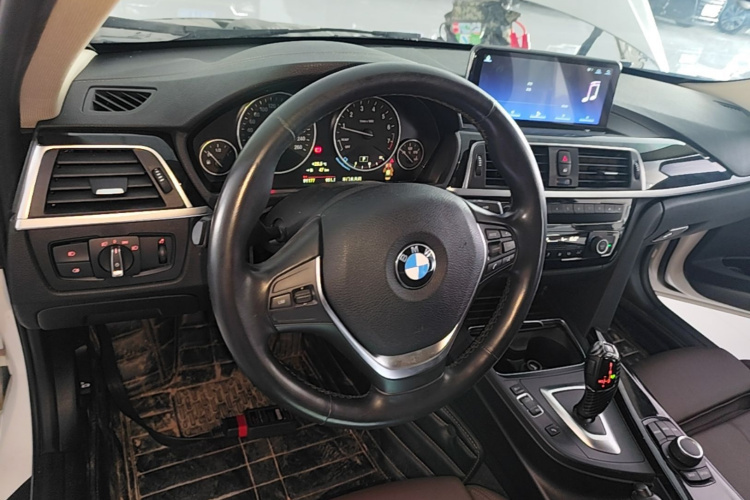 BMW 3 Series 2017 #11 BMW 3 Series 2017 car image #11
