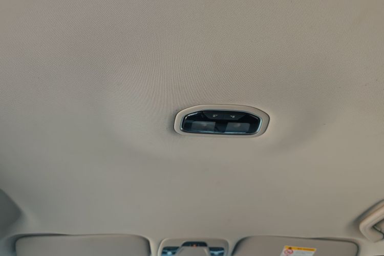 GEELY Emgrand 2019 изображение автомобиля #18