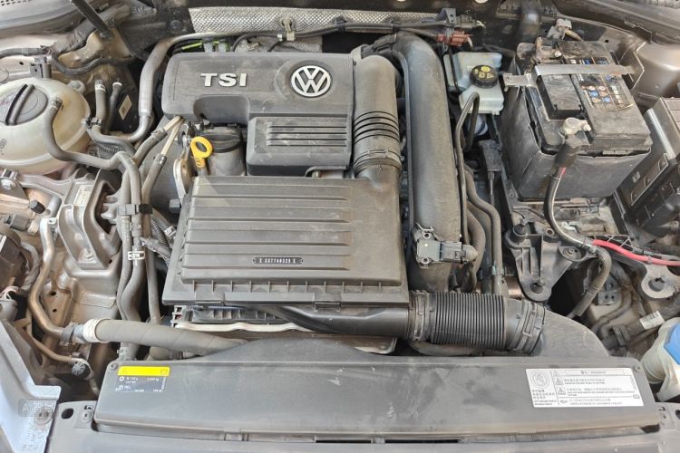 Volkswagen Golf 2017 car image #22