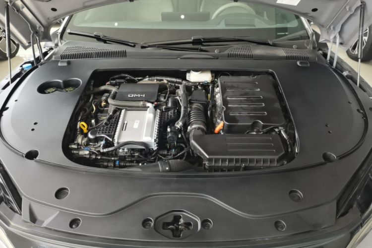 BYD Han 2025 car image #20
