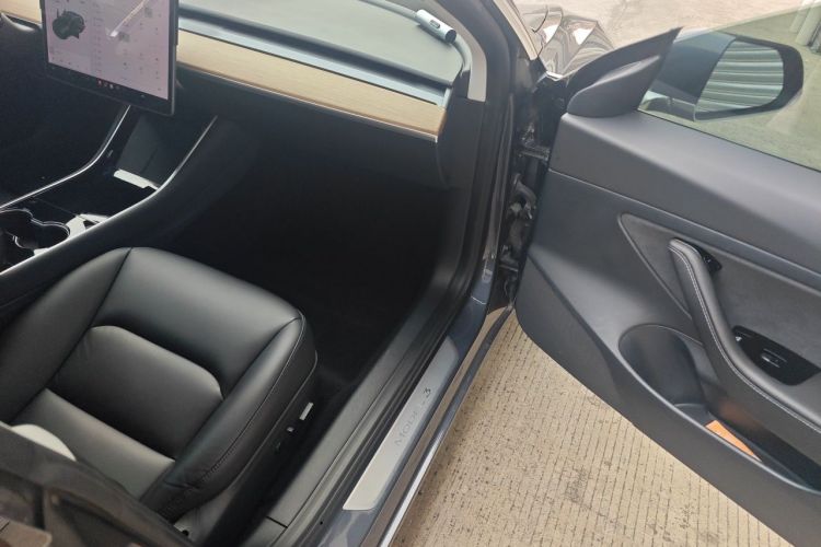 Tesla Model 3 2020 imagem de carro #21