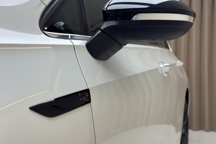 Volkswagen Golf 2021 car image #13