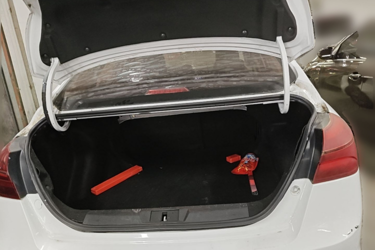 GEELY Emgrand 2018 car image #21